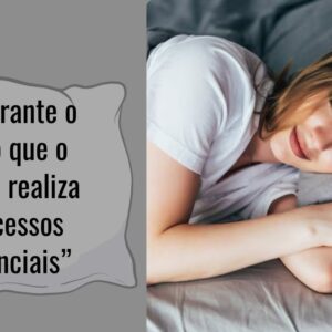 Pessoa deitada na cama com expressão tranquila, representando uma noite de sono reparador.