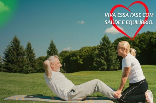 Ilustração de um casal (homem e mulher) de meia-idade, com elementos sutis que representam equilíbrio e bem-estar (como um yin-yang ou folhas verdes), simbolizando a transição saudável da menopausa e andropausa.