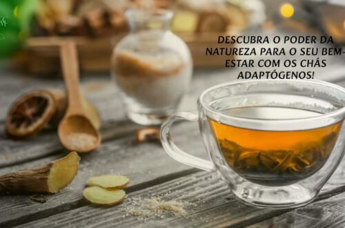 Xícara de chá fumegante com ervas adaptógenas ao redor (ashwagandha, rhodiola, ginseng).