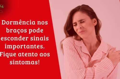 Pessoa segurando o braço com expressão de desconforto