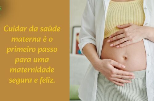 Gestante recebendo acompanhamento médico com expressão de tranquilidade